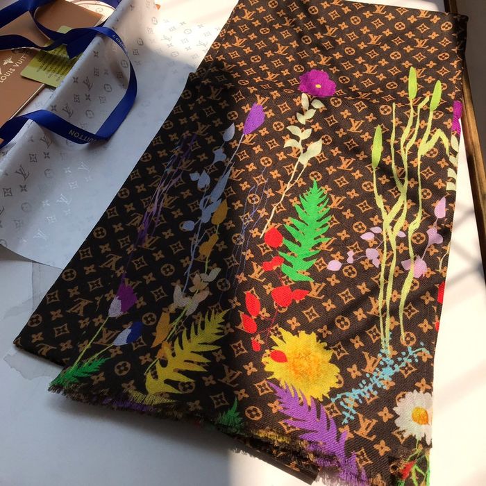 Louis Vuitton Scarf LV00076